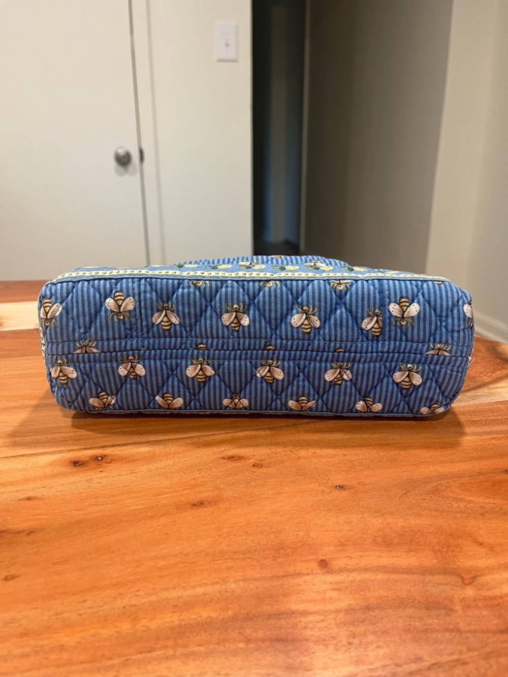 Vera Bradley Vintage Bees Molly Handbag - Picture 4 of 4
